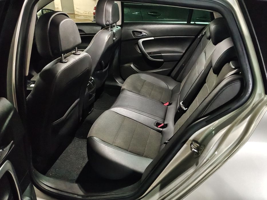 Opel Insignia Sports Tourer Prata