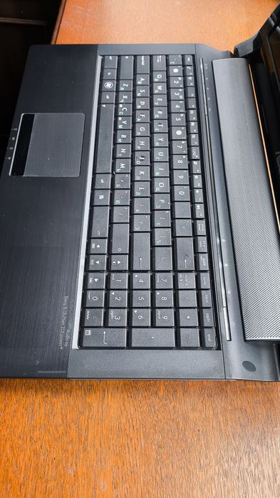 Ноутбук ASUS i3 / SSD 256GB / рабочий / для работы и учебы