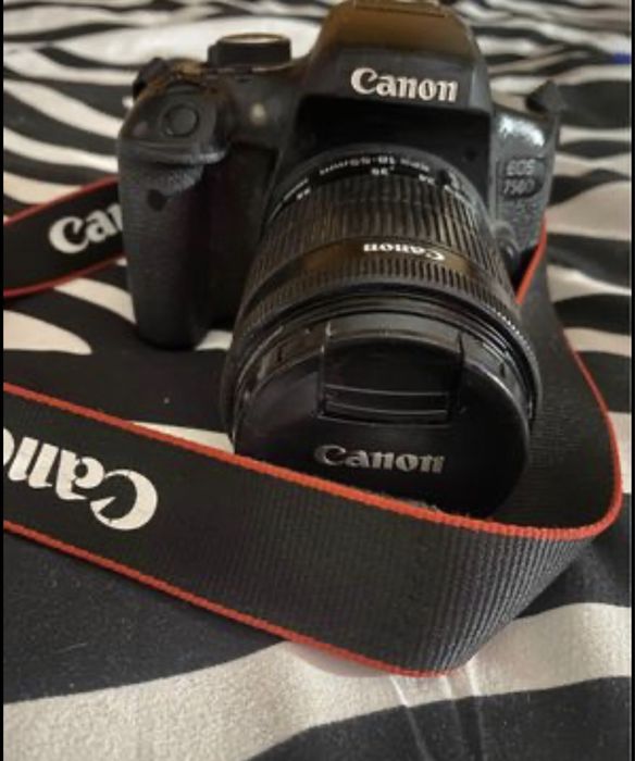 Máquina fotográfica - Cânon 750D