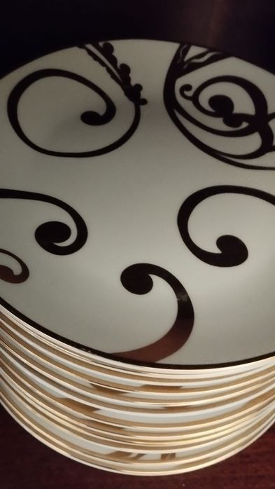 Serviço de jantar em Porcelana da Zara Home com 37 peças
 Entrego em m