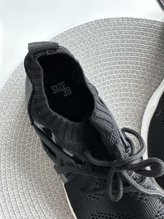 Кросівки для спорту/прогулянок