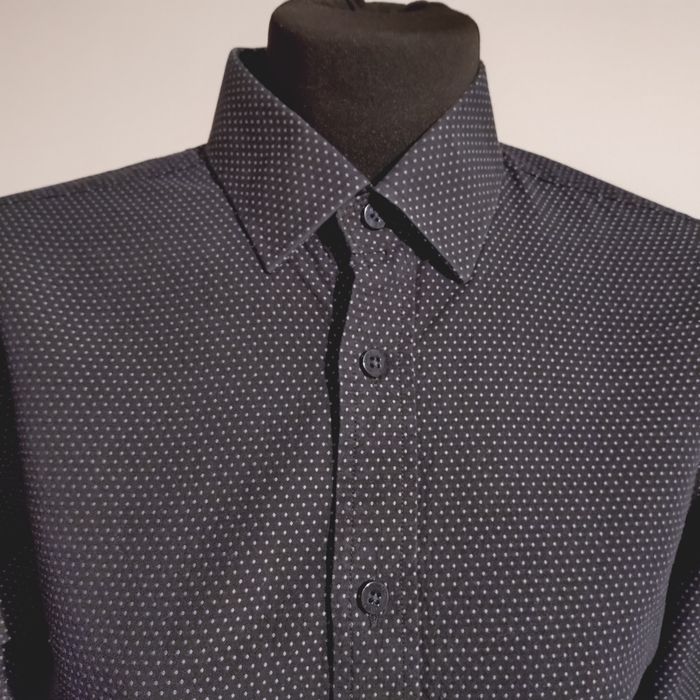 Granatowa koszula firmy Wólczanka