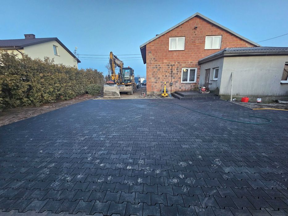 Układanie kostki przemysłowej kompleksowo z materiałem