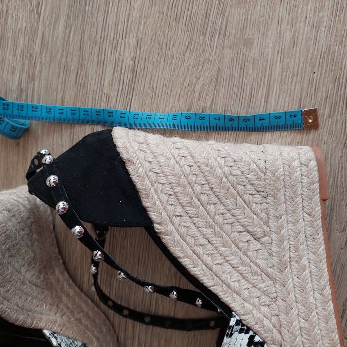 Босоніжки жіночі, 40 р. Штучна шкіра, з принтом