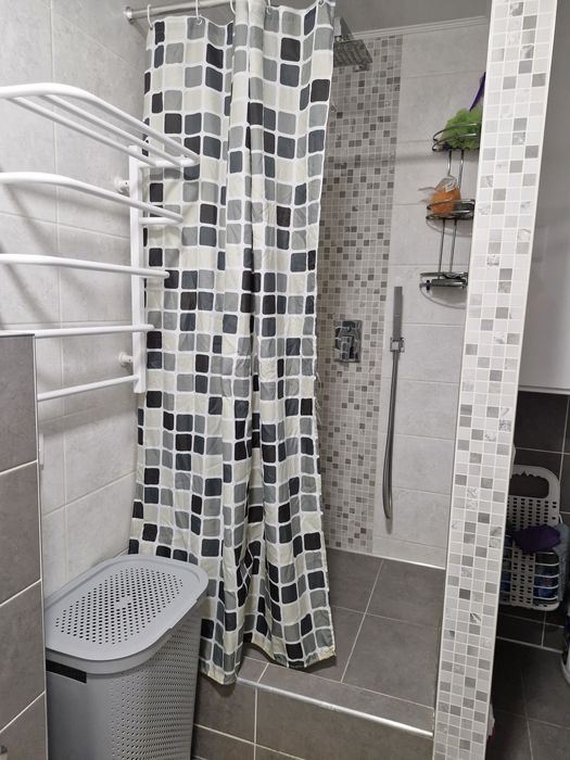 Квартира подобово з сучасним ремонтом.Ціна договірна.