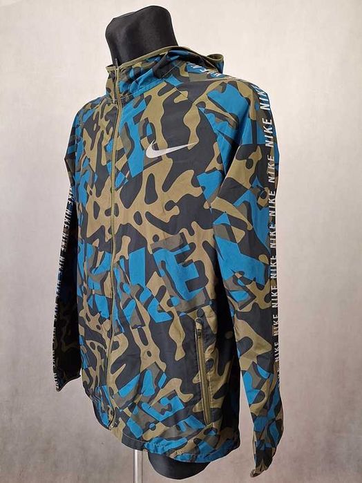 Nike Essentialis Camo Dubai Windrunner Kurtka męska do biegania L