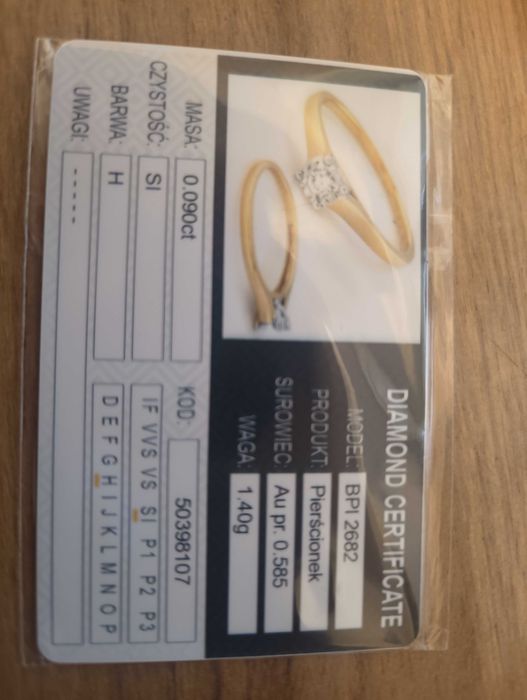 Pierścionek zaręczynowy