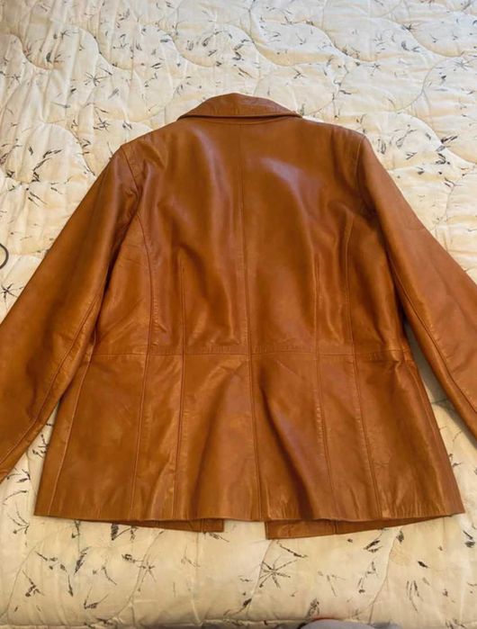 Genuine Leather jacket (cortefiel-size g)