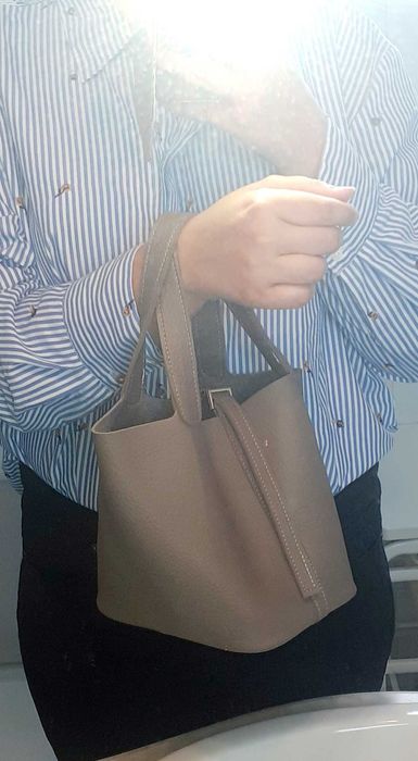Bolsa cinzenta nova