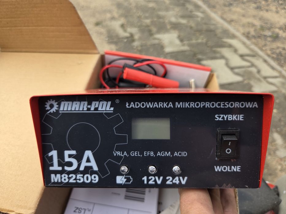 Nowy prostownik samochodowy 12V