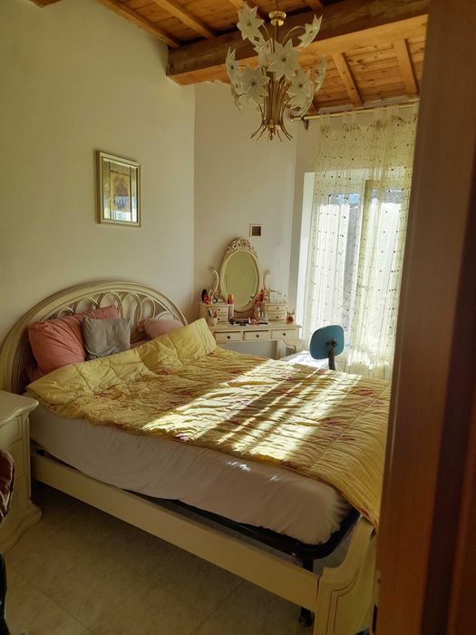 casa indipendente tre piani a fabriano italia