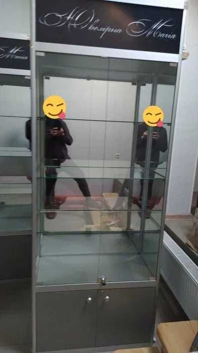 Меблі в магазин/ вітрини/прилавки/стелажі, скляна вітрина