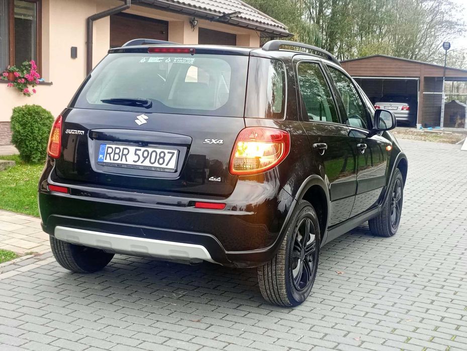 Suzuki  SX-4 lift 1.6 Benz 120 ps 4*4 bardzo ładny kamera navi z  Niemiec