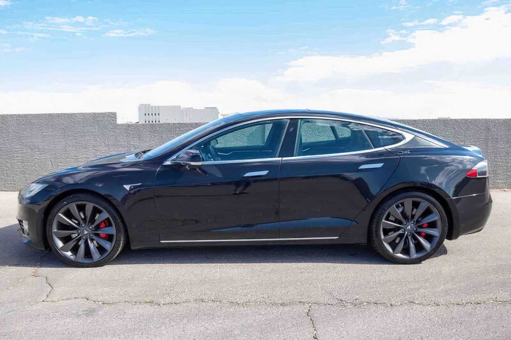 Tesla Model S P100D      2017