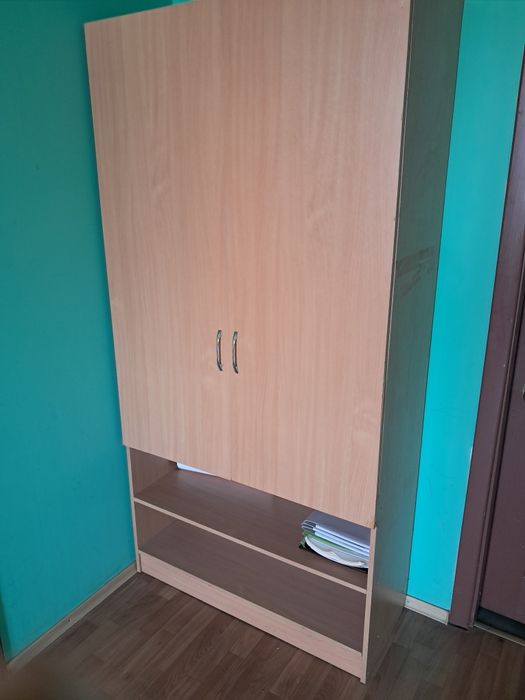 Офісні меблі (столи, шпфи, стільці)