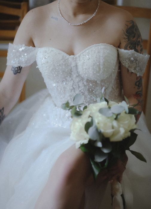 Продам весільну сукню