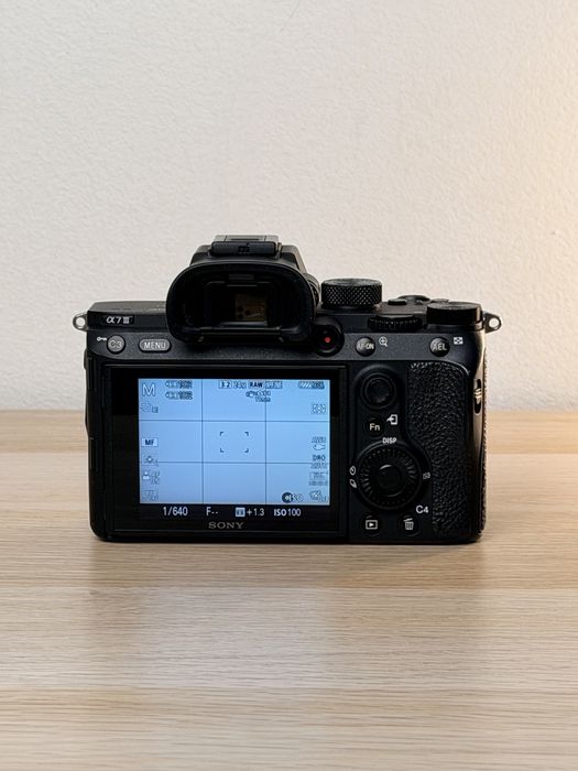 Câmera Sony A7III Mirrorless Full Frame