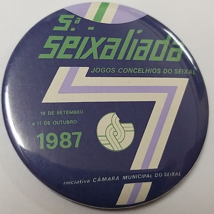 6 crachás variados.