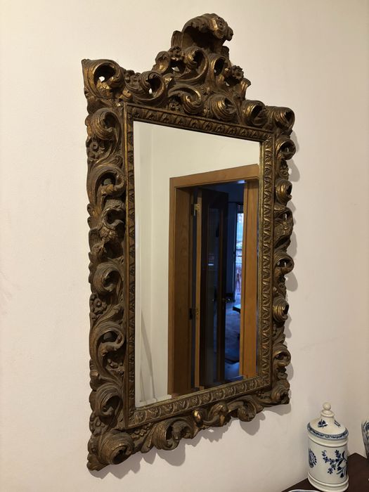 Espelho Barroco em Madeira Talhada e Dourada | 100x57 cm