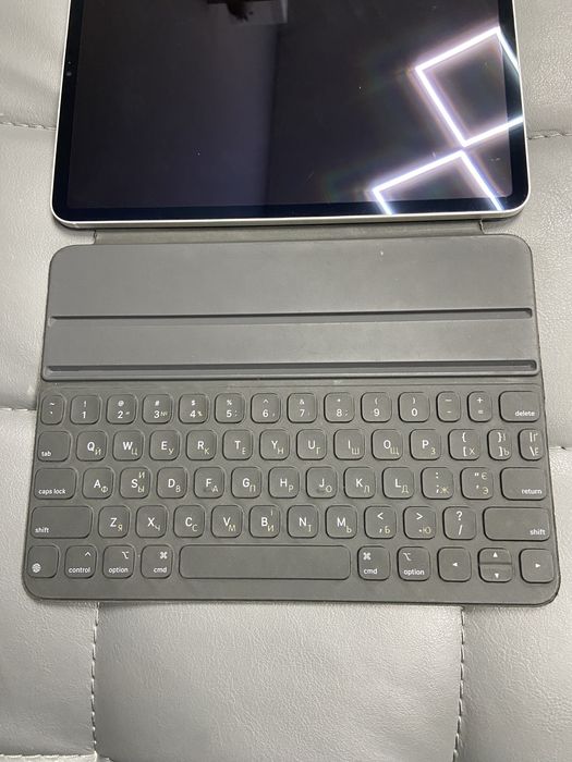 Чохол-клавіатура для планшета Apple Smart Keyboard Folio for iPad Pro 11" 3rd gen. and iPad Air 4th gen. (MXNK2)