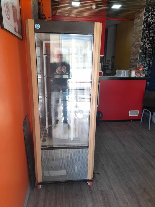 Vitrine vertical bolos