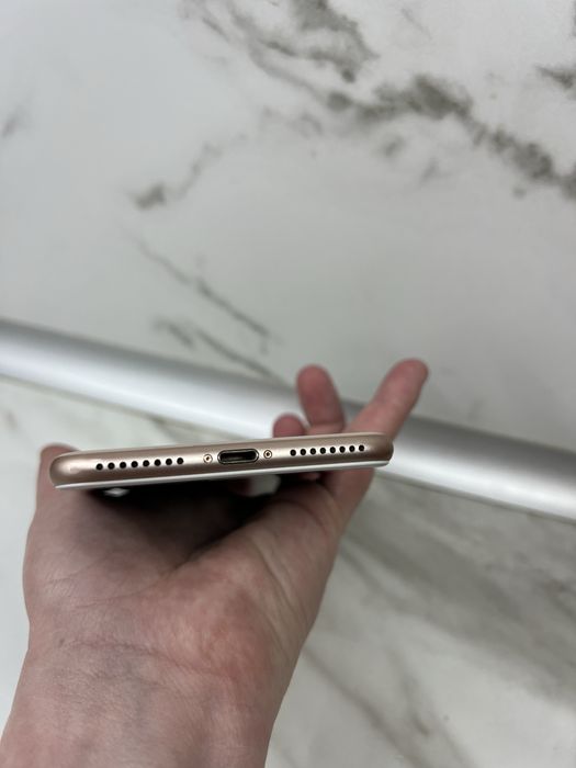 Iphone 8 plus 64 gb , айфон 8 + 64 гб