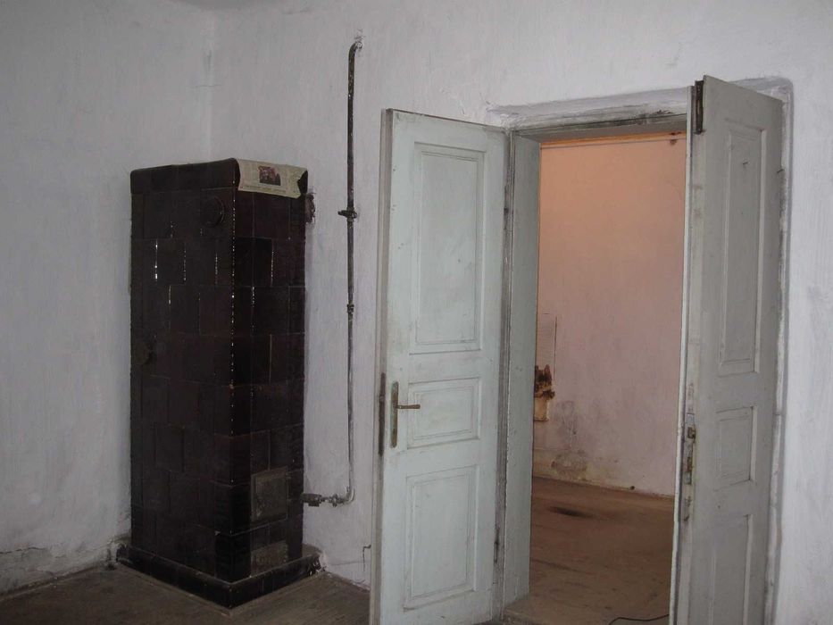 Будинок з землею 9,32сотих в центрі Косова