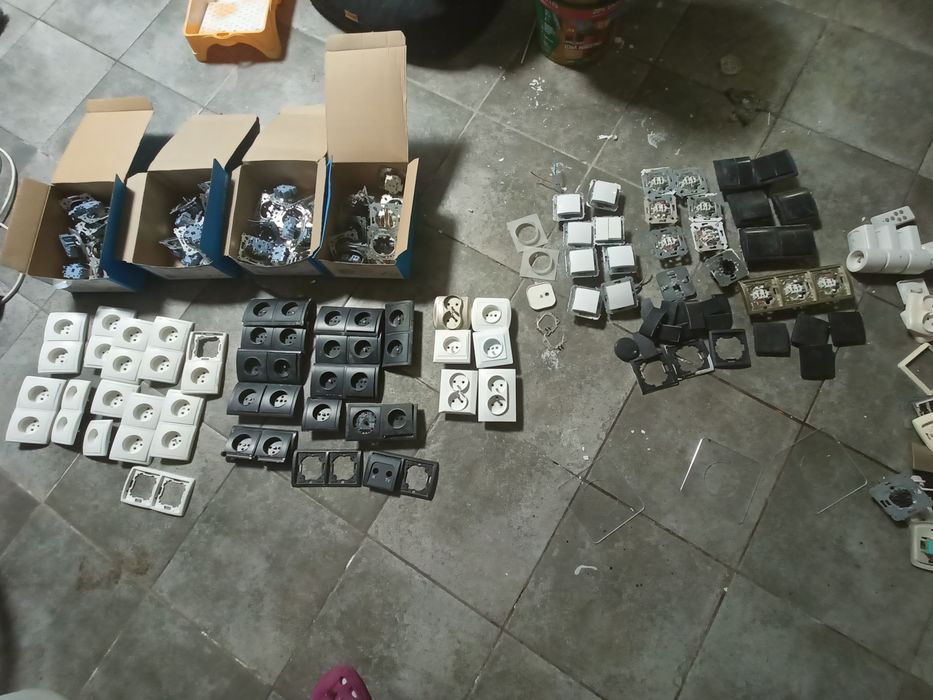 Gniazdka i przełączniki