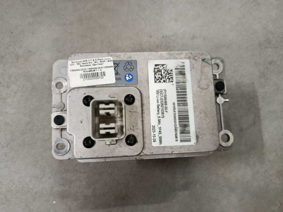 Батарея АКБ 3 Y S X Plaid Li-ion 12V / 16V Tesla MY / M3 / MXP / MSP