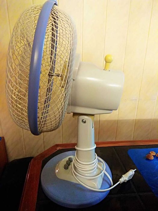 Вентилятор настольный Vitek Ø 23 см Рабочий