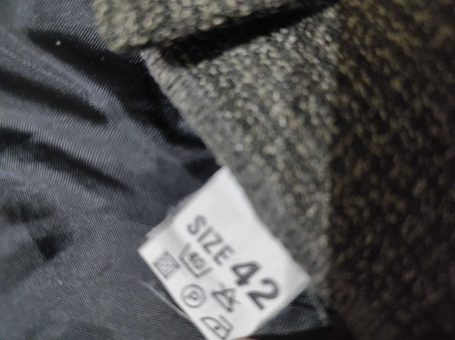 Spódnica klasyczna 40 na podszewce