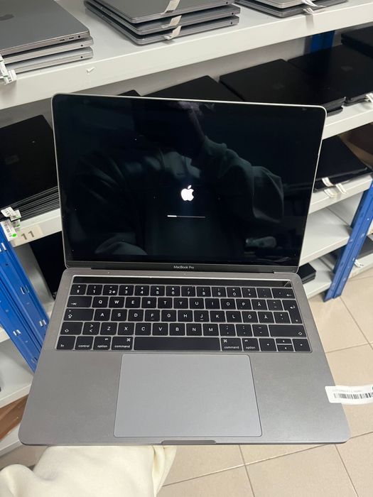 Apple MacBook Pro A1706 Space Grey 2016 i5 Ghz 13.3'' Retina  8GB Ram