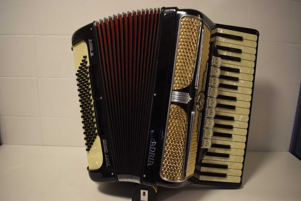 Acordeao Adria Piano III Grand Lux 3 Voz,  N  50