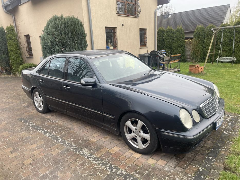 Sprzedam Mercedesa  e- klasa