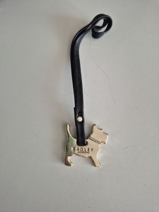 Підвіс, брелок на сумку Radley. Ціна за 1 шт.

Характеристики