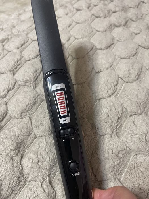 Утюжок, випрямляч Braun