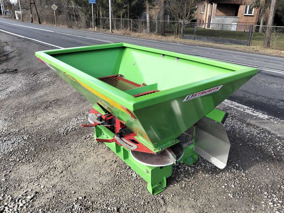 rozsiewacz nawozów/ 2-talerze/ hydraulika/ plandeka/ TYTAN/sulky/altro