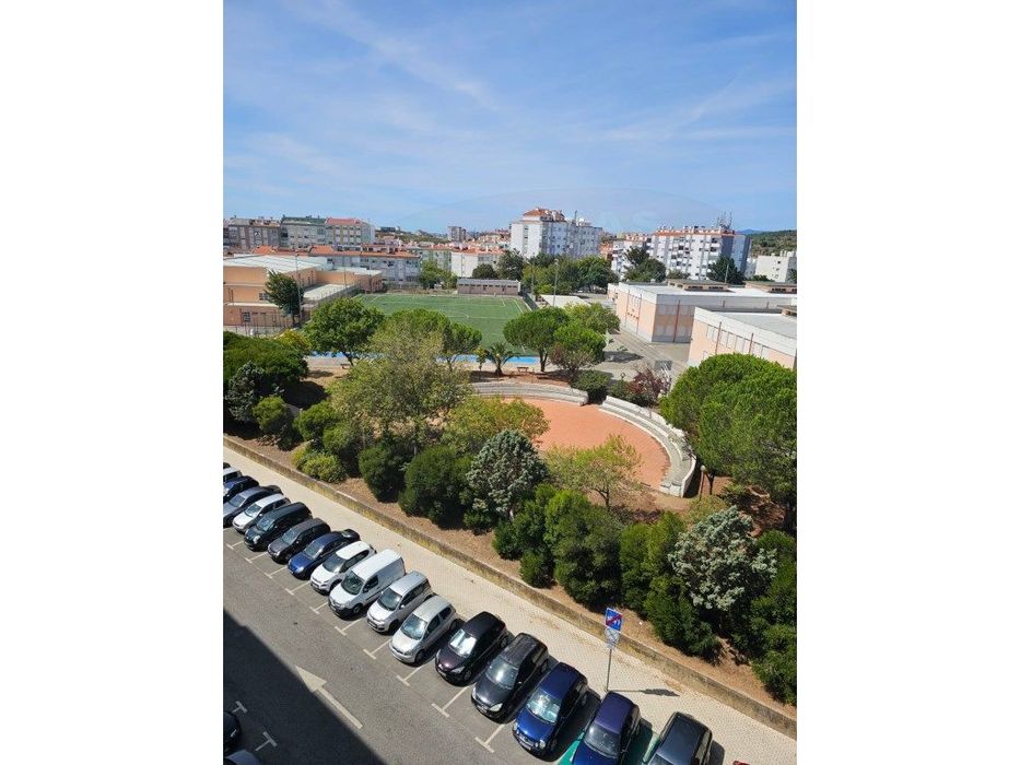 Apartamento T2 na Amadora com excelentes vistas panorâmicas — Mina De Água, Lisboa