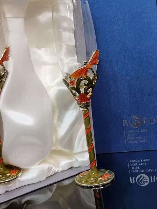Весільні келихи на металеві ніжки