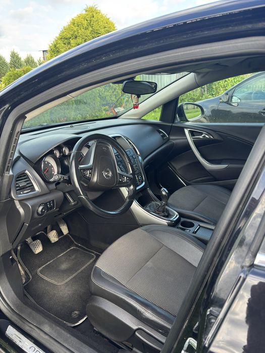 Samochod Opel Astra J