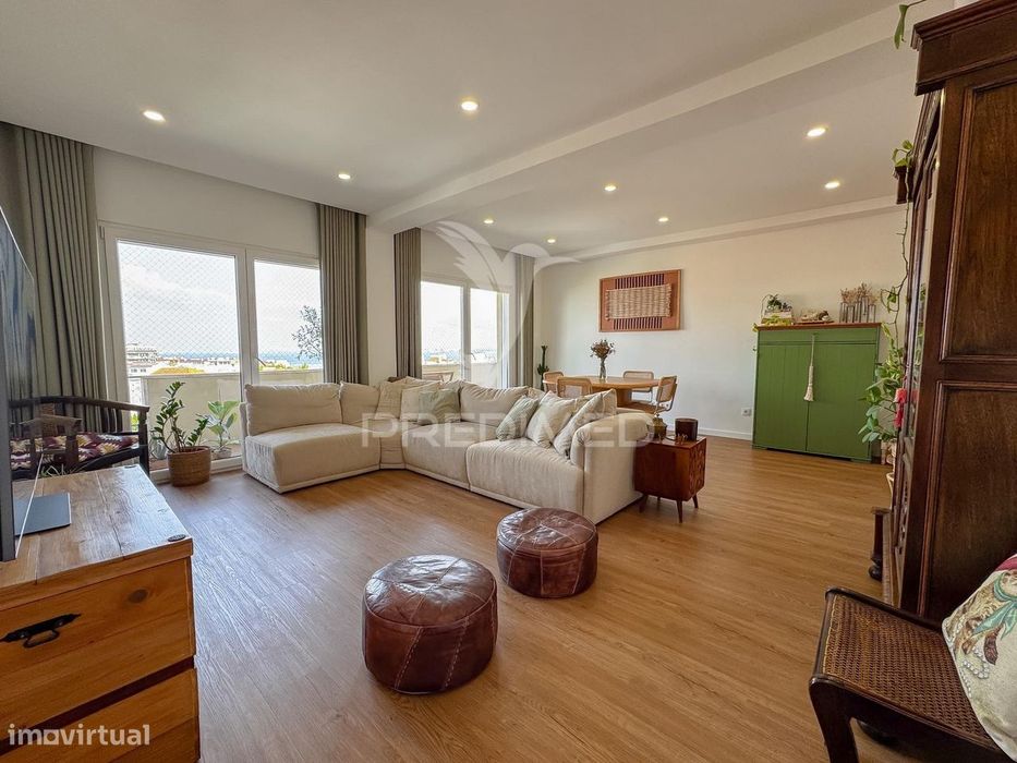 Excelente apartamento remodelado em Almada com vista Rio — Almada, Cova Da Piedade, Pragal E Cacilhas, Setúbal