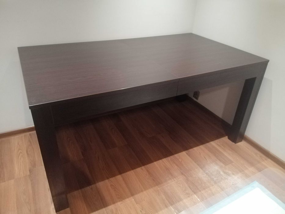 Stół rozkladany do salonu