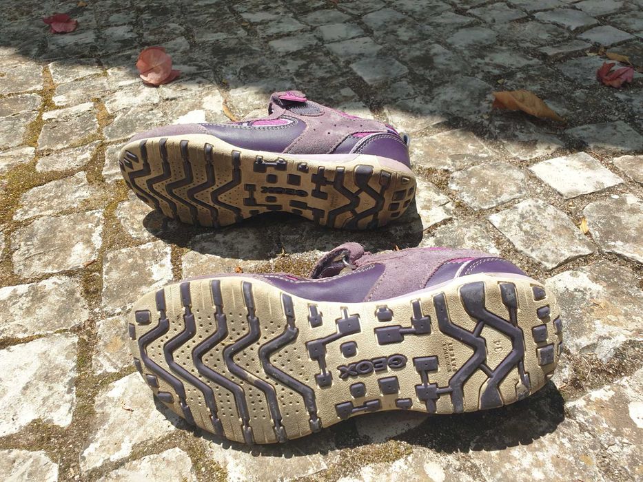 Sandálias Geox tamanho 34
