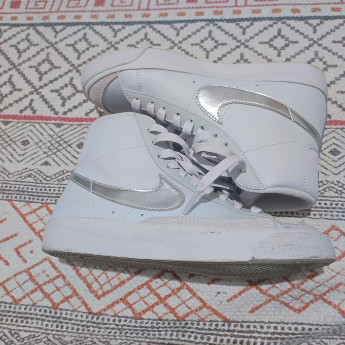Vendo tênis bota Nike Senhora