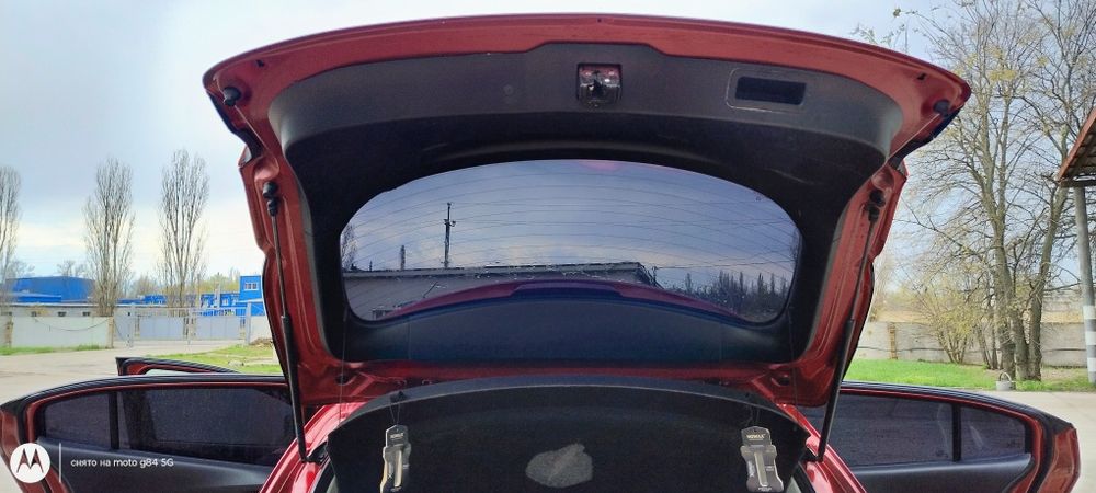 Mazda 3 2014 года 2.0 очень хорошее состояние.