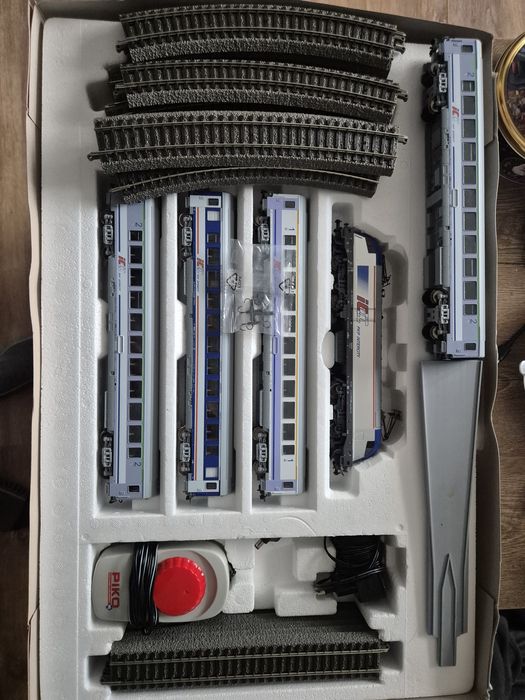 Zestaw startowy Piko z pociągiem pasażerskim InterCity PKP