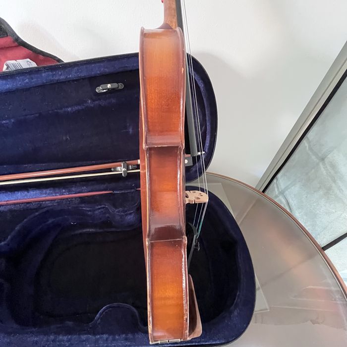 Violino 4/4 com estojo e arco