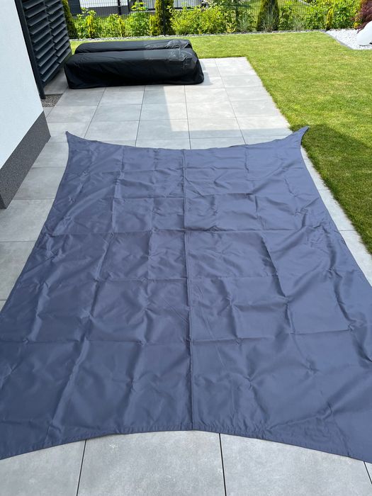 Żagiel Przeciwsłoneczny 4x3 oraz rzymskie śruby montażowe