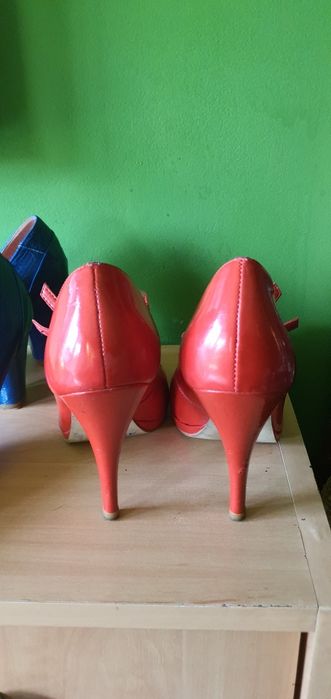 Czolenka skórzane Carvela 37