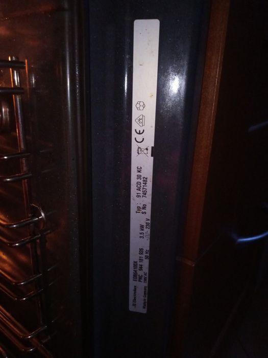 Piekarnik elektryczny Electrolux EOB64100X